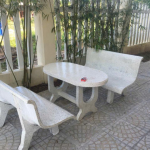 Bộ bàn ghế đá granito liền thân
